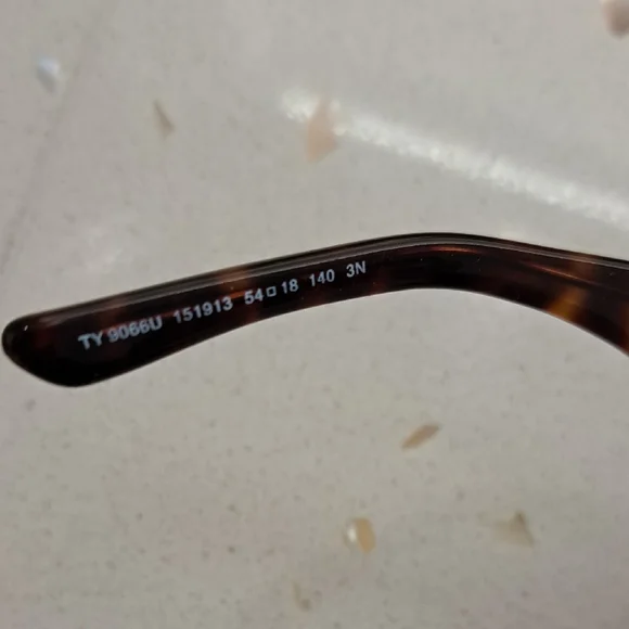 NWT Tory Burch Brown Sunglasses with Orange Case - Picture 9 of 10